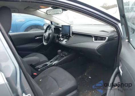 2021 Toyota Corolla Le z USA, uszkodzony, nr VIN 5YFEPMAE9MP182313